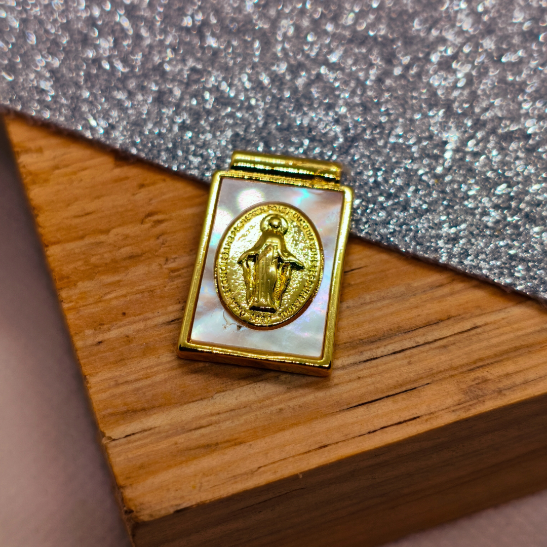 Dije Gold Filled Nacar Tipo Escapulario Religioso 20 mm  -  Paquete de 1 Unidades