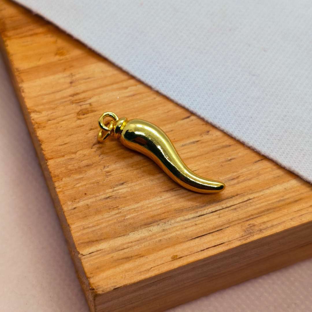 Dije Gold Filled Cuerno 25 mm  -  Paquete de 1 Unidades