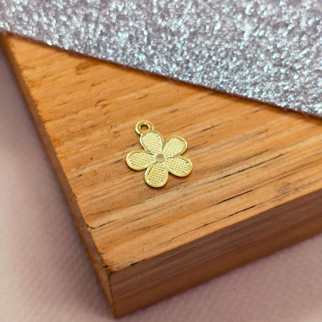 Dije Gold Filled Flor Texturizada 10 mm  -  Paquete de 1 Unidades
