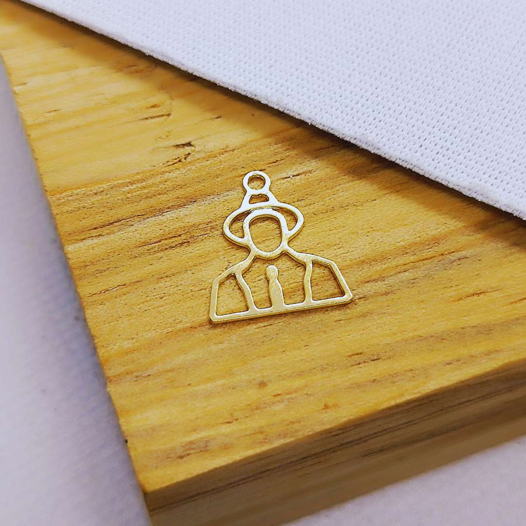 Dije Gold Filled Jose Gregorio Hernandez Delineada 15 mm  -  Paquete de 1 Unidades