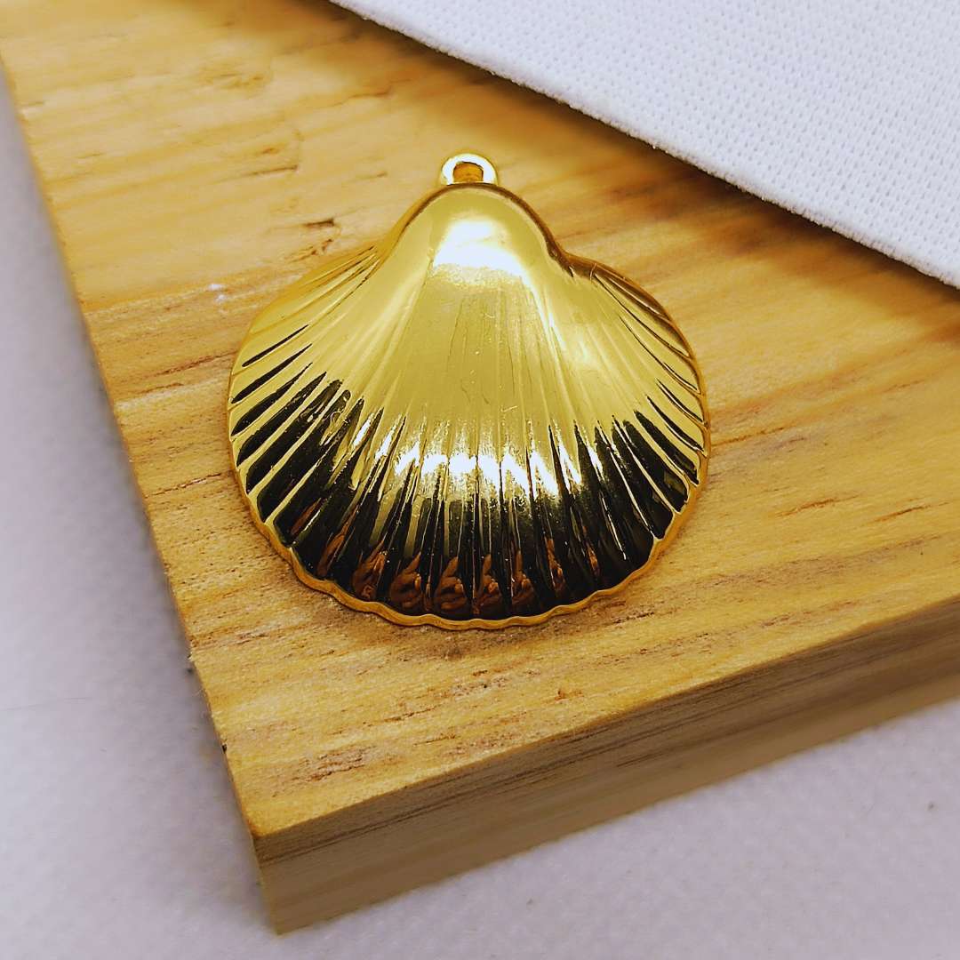 Dije Gold Filled Ostra Estriada 25 mm  -  Paquete de 1 Unidades