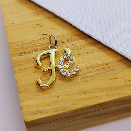 Dije Gold Filled Zircon Caligrafia Fe 19 mm  -  Paquete de 1 Unidades