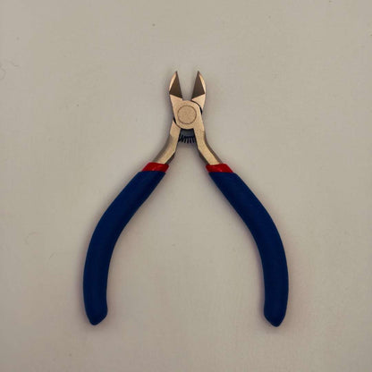 Pinza Metal Punta Piqueta  -  Paquete de 1 Unidades