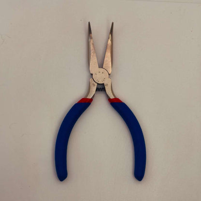 Pinza Metal Punta Plana Curva  -  Paquete de 1 Unidades
