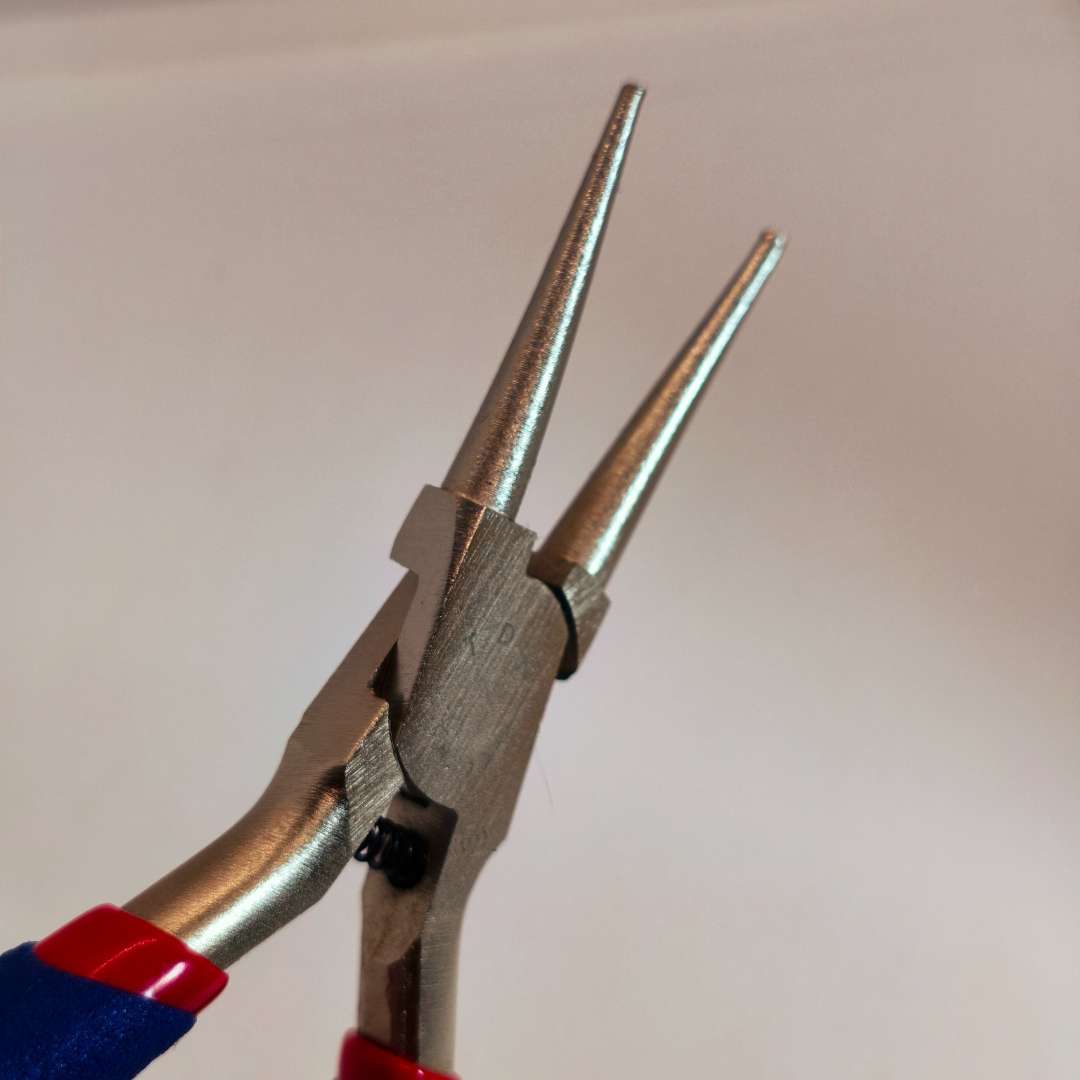 Pinza Metal Punta Redonda  -  Paquete de 1 Unidades