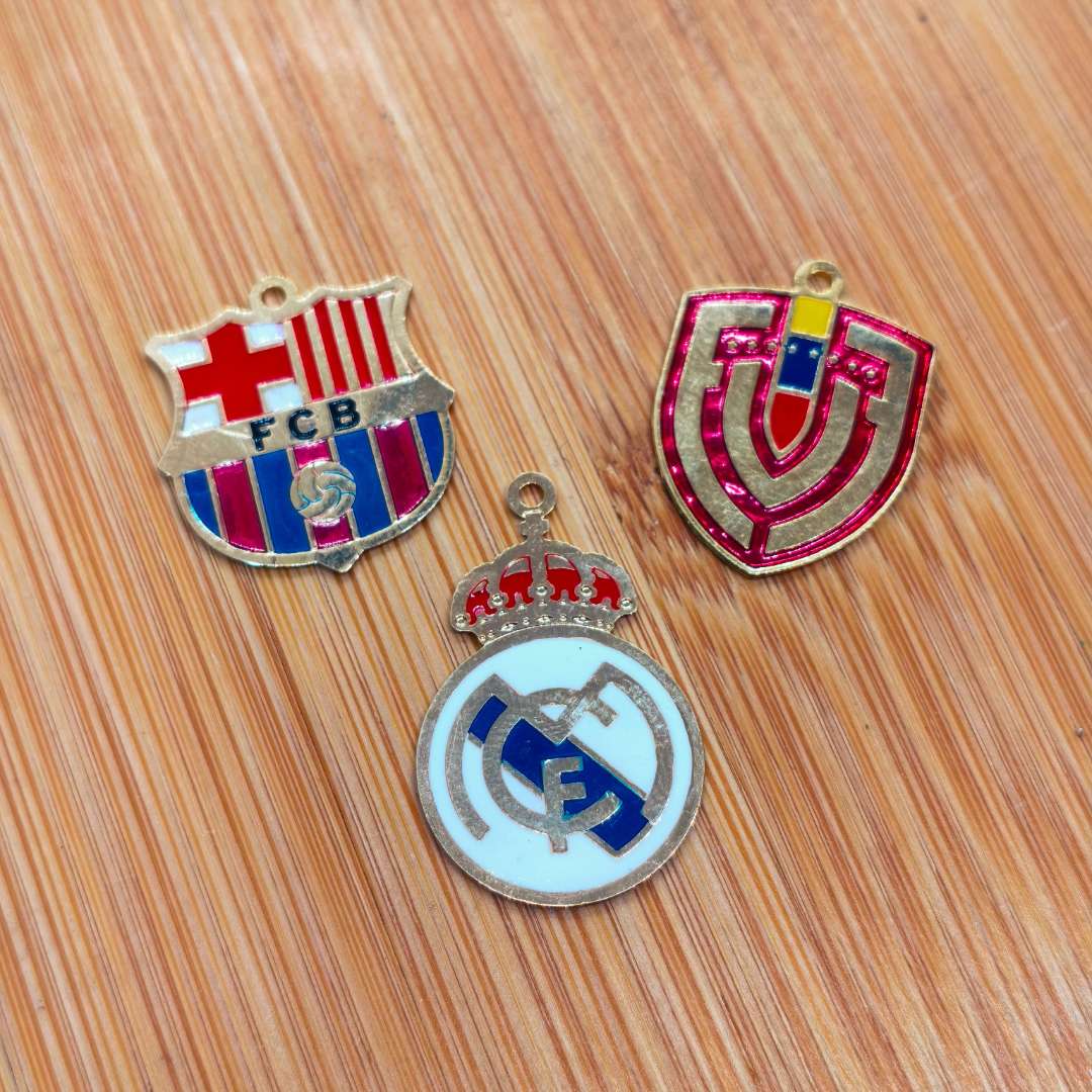 Dije Gold Filled Esmaltado Clubes de Futbol 20 mm  -  Paquete de 1 Unidades