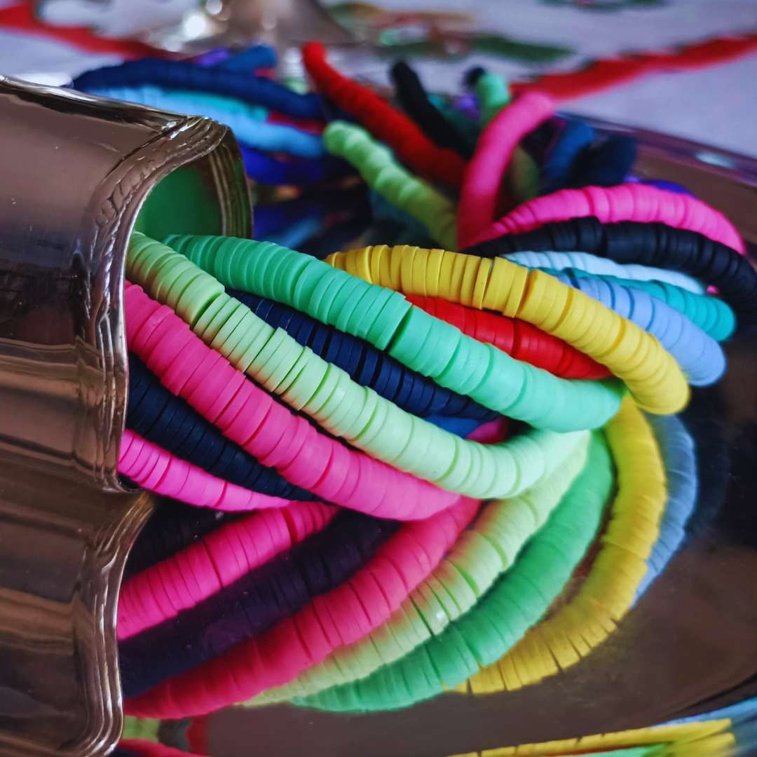 Pucas Fimo Unicolor 06 mm  -  Tira de 40 cm